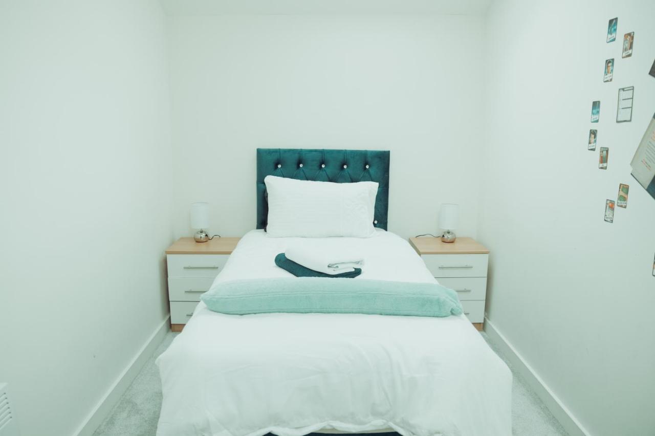 Bv Rare 3 Bedrooms At Conditioning House Bradford Perfect For Contractors 외부 사진